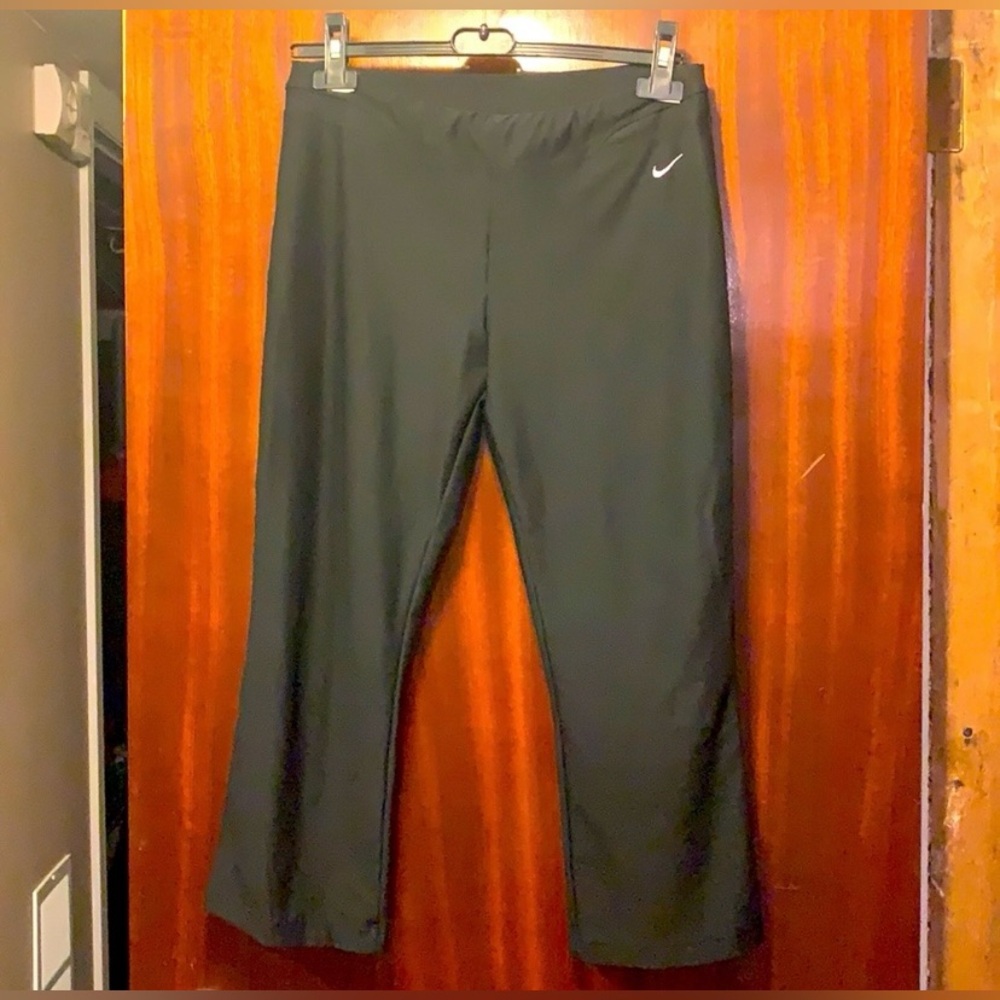 Nike Fit Dry Athletic Capris